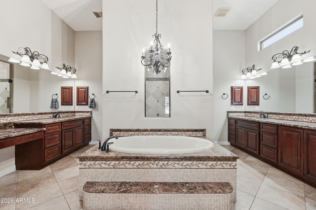 2900 E CLARK Drive, Gilbert, AZ 85297