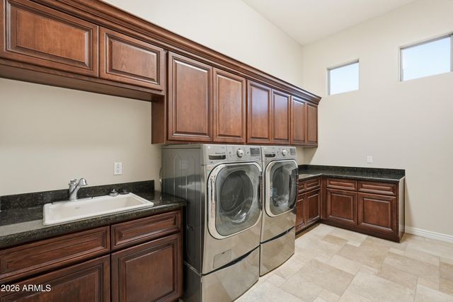 2900 E CLARK Drive, Gilbert, AZ 85297