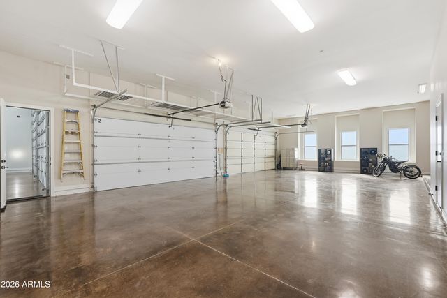 2900 E CLARK Drive, Gilbert, AZ 85297