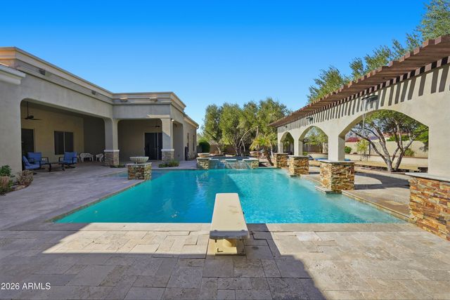 2900 E CLARK Drive, Gilbert, AZ 85297