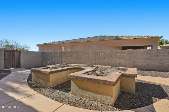 2900 E CLARK Drive, Gilbert, AZ 85297