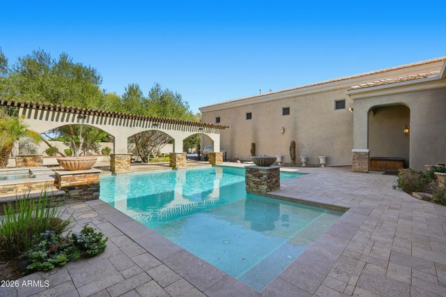 2900 E CLARK Drive, Gilbert, AZ 85297