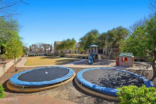 2900 E CLARK Drive, Gilbert, AZ 85297