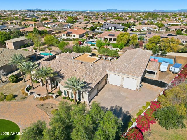 2900 E CLARK Drive, Gilbert, AZ 85297