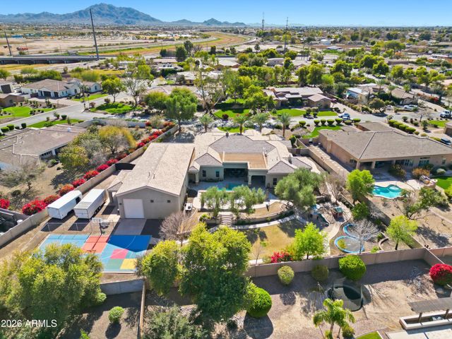 2900 E CLARK Drive, Gilbert, AZ 85297