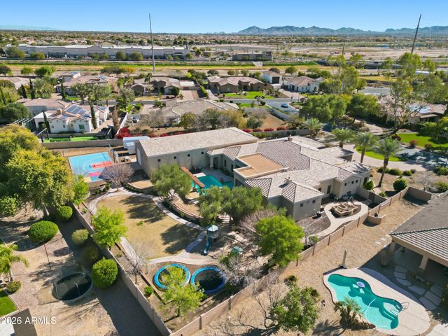 2900 E CLARK Drive, Gilbert, AZ 85297