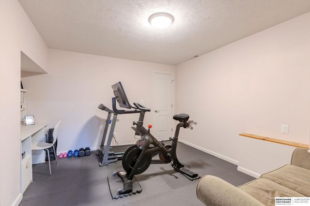 4866 S 170th Street, Omaha, NE 68135