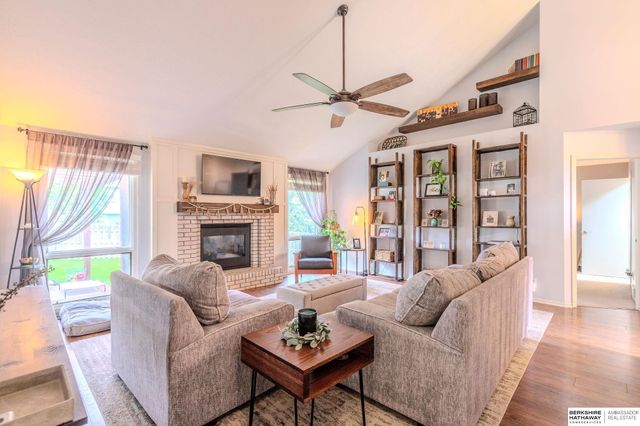 4866 S 170th Street, Omaha, NE 68135