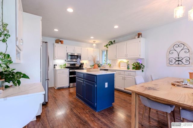 4866 S 170th Street, Omaha, NE 68135