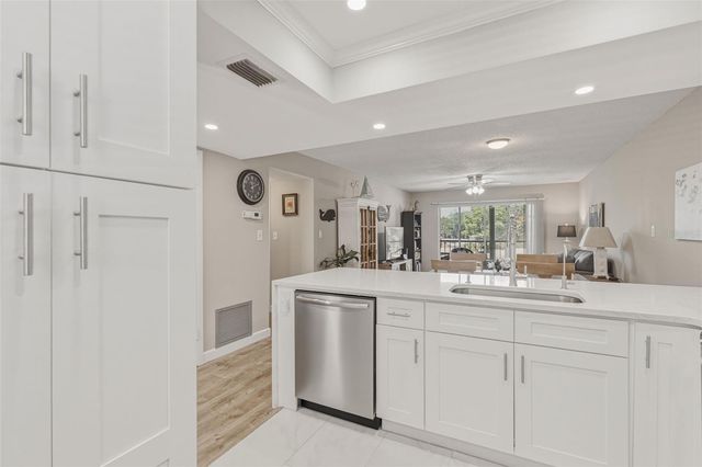 1520 GLEN OAKS DRIVE E 247, Sarasota, FL 34232