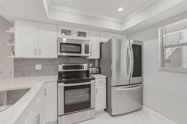 1520 GLEN OAKS DRIVE E 247, Sarasota, FL 34232