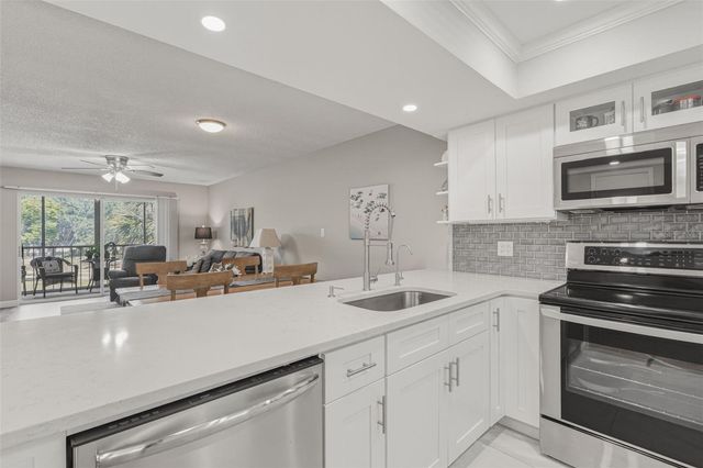 1520 GLEN OAKS DRIVE E 247, Sarasota, FL 34232