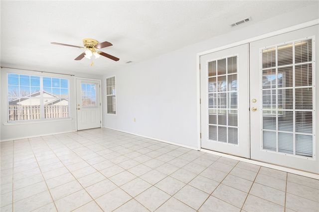 1683 Tallgrass Drive, Fayetteville, AR 72701