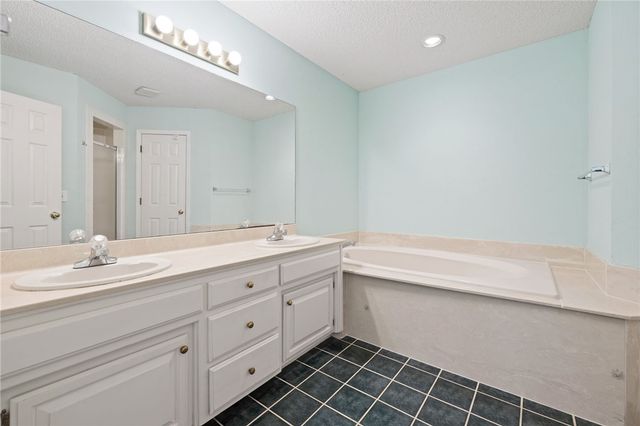 1683 Tallgrass Drive, Fayetteville, AR 72701