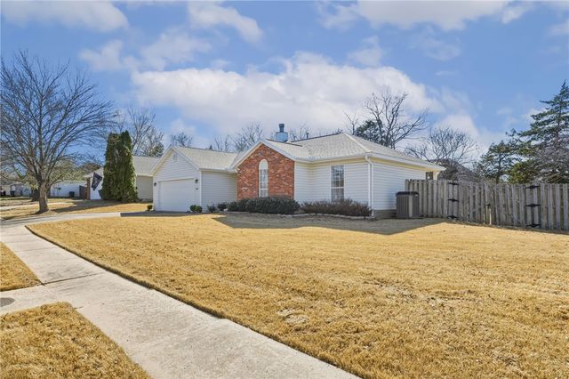1683 Tallgrass Drive, Fayetteville, AR 72701
