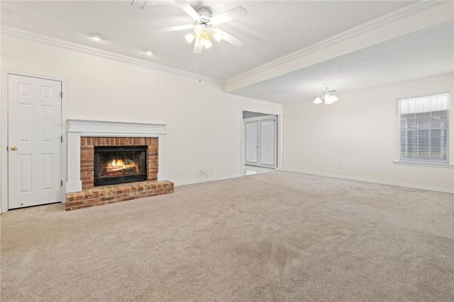 1683 Tallgrass Drive, Fayetteville, AR 72701