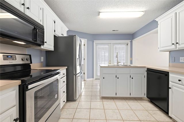 1683 Tallgrass Drive, Fayetteville, AR 72701