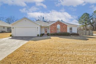 1683 Tallgrass Drive, Fayetteville, AR 72701