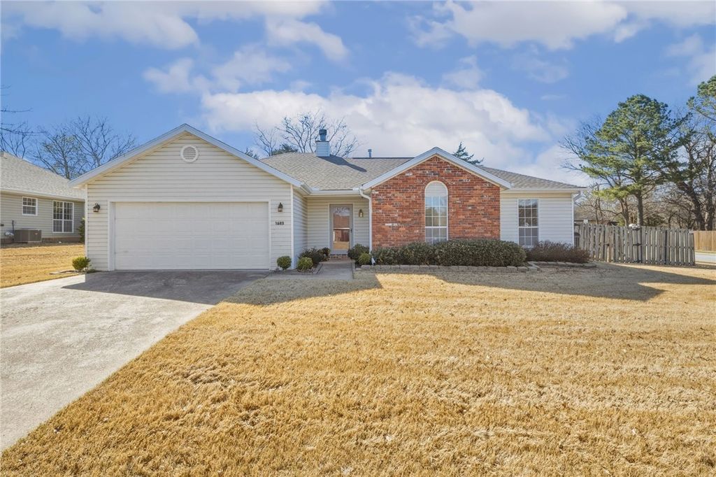 1683 Tallgrass Drive, Fayetteville, AR 72701