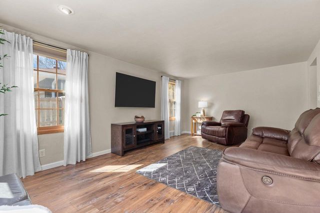 406 ELM STREET, Combined Locks, WI 54113