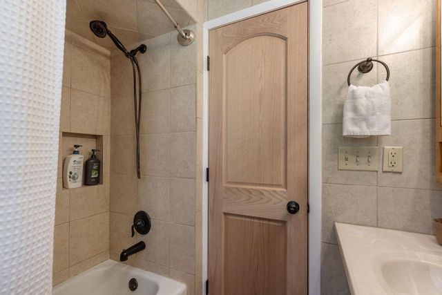 406 ELM STREET, Combined Locks, WI 54113