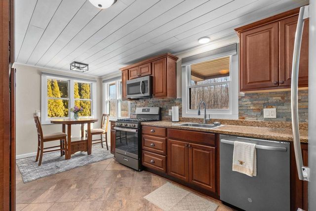 406 ELM STREET, Combined Locks, WI 54113