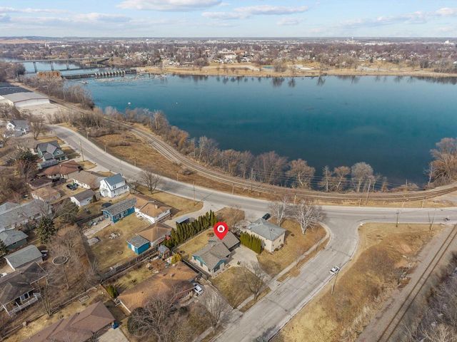 406 ELM STREET, Combined Locks, WI 54113