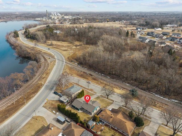 406 ELM STREET, Combined Locks, WI 54113