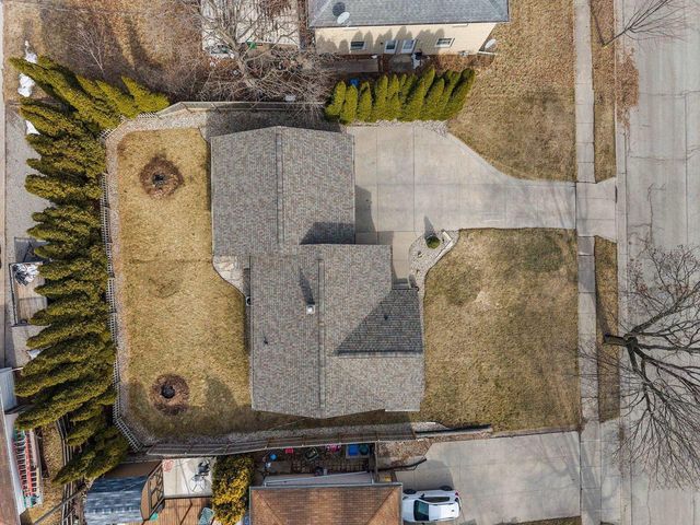 406 ELM STREET, Combined Locks, WI 54113