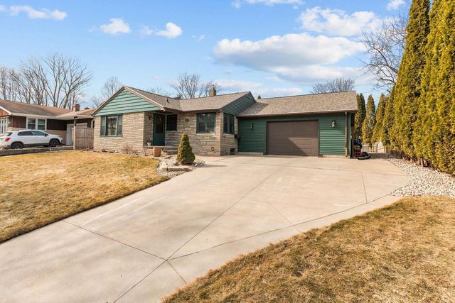 406 ELM STREET, Combined Locks, WI 54113