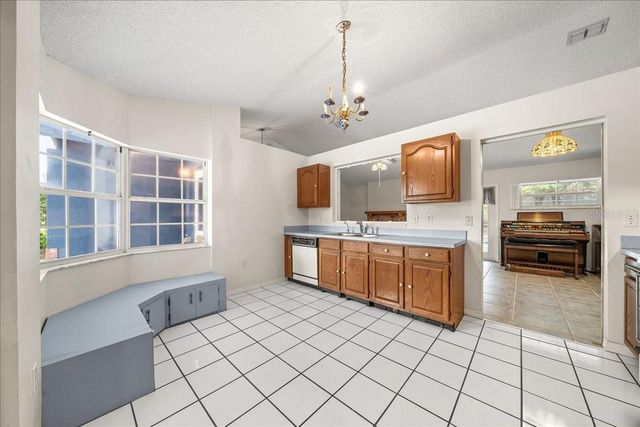 1211 W OLD US HIGHWAY 441, Mount Dora, FL 32757