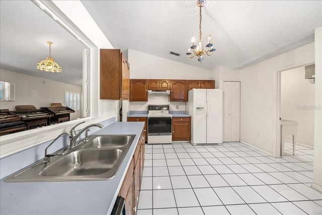 1211 W OLD US HIGHWAY 441, Mount Dora, FL 32757