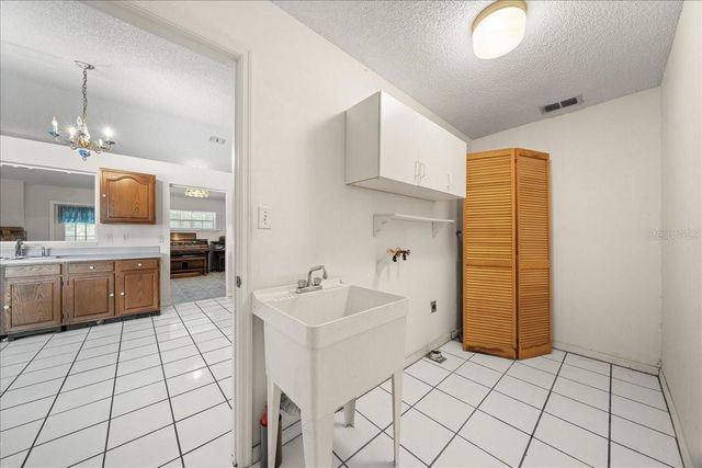 1211 W OLD US HIGHWAY 441, Mount Dora, FL 32757