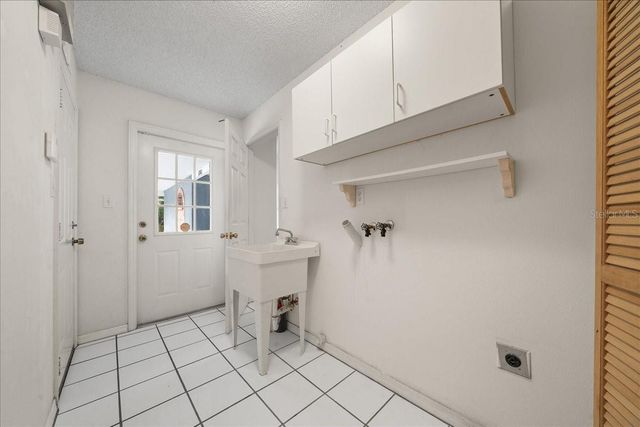 1211 W OLD US HIGHWAY 441, Mount Dora, FL 32757