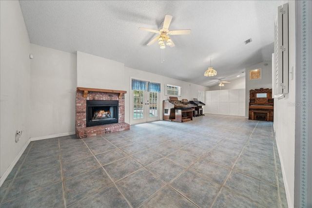 1211 W OLD US HIGHWAY 441, Mount Dora, FL 32757