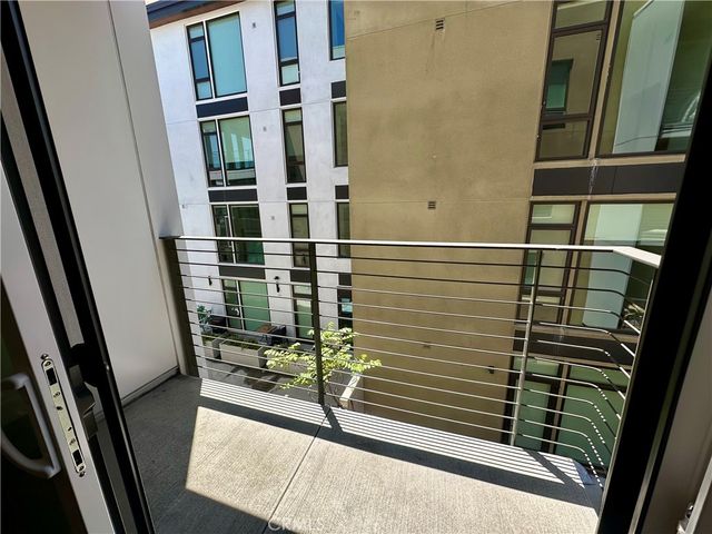 #418 E Walnut, Pasadena, CA 91101