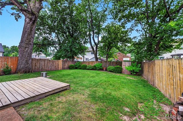 109 Handlan Court, Kirkwood, MO 63122
