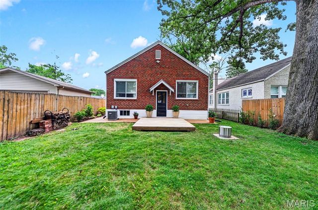 109 Handlan Court, Kirkwood, MO 63122