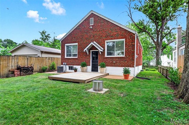 109 Handlan Court, Kirkwood, MO 63122