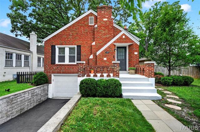109 Handlan Court, Kirkwood, MO 63122