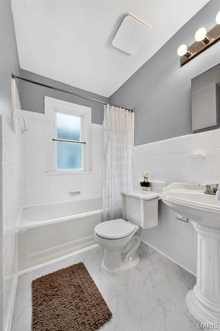 109 Handlan Court, Kirkwood, MO 63122