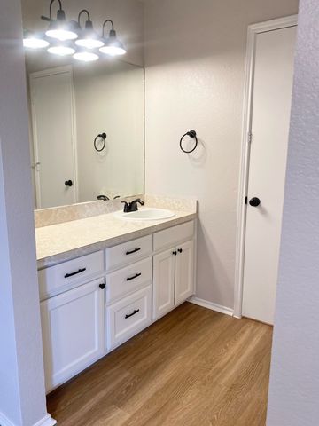 301 Schumacher Drive 303, Burleson, TX 76028