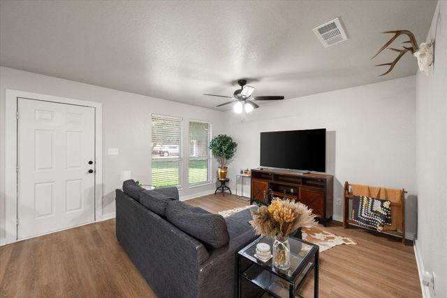 301 Schumacher Drive 303, Burleson, TX 76028