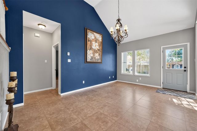 915 Highland Woods Dr, Highlands, TX 77562