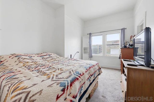 2561 Albatross St, San Diego, CA 92101