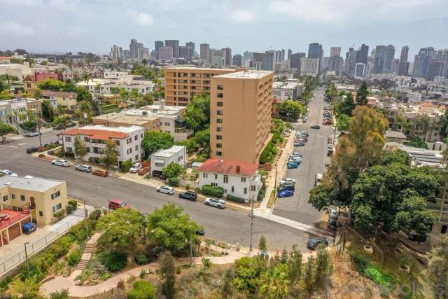 2561 Albatross St, San Diego, CA 92101