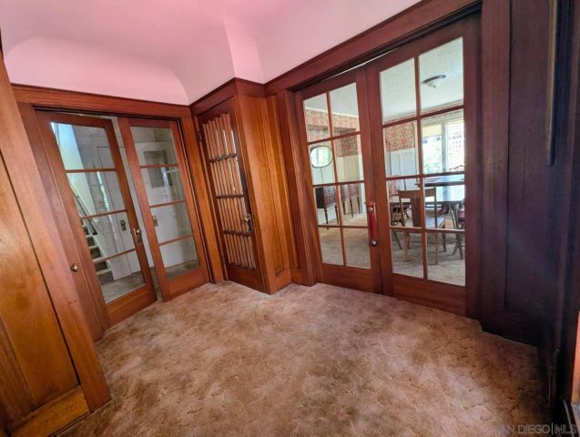 2561 Albatross St, San Diego, CA 92101