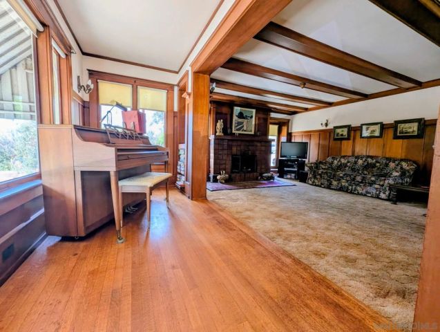 2561 Albatross St, San Diego, CA 92101
