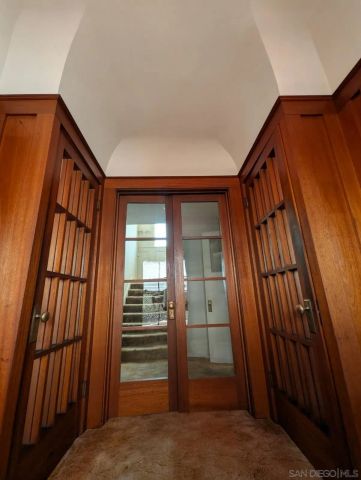 2561 Albatross St, San Diego, CA 92101