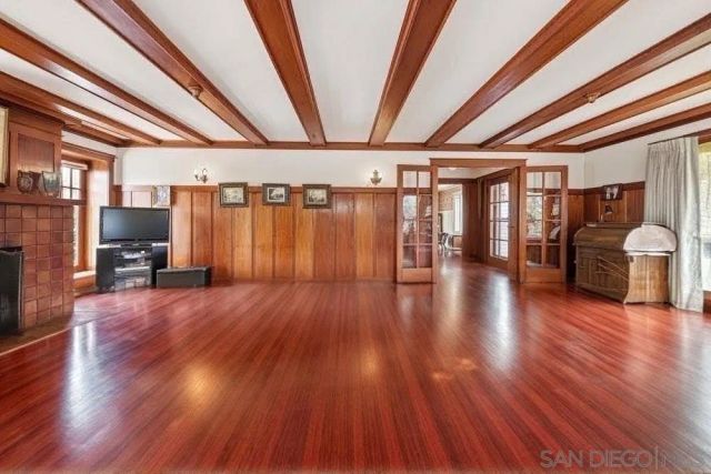 2561 Albatross St, San Diego, CA 92101